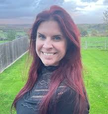 Sarah Orme's Instagram, Twitter & Facebook