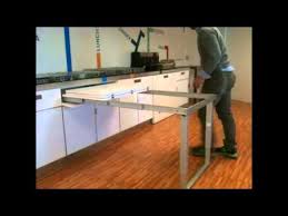 Table pliante de cuisine rabattable. Decouvrez Notre Ferrure De Table De Cuisine Repliable Accessoires De Cuisines Com Youtube