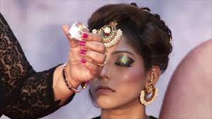 How to "Cut Crease" "Makeup Demo" (Ruby Makeup Academy) with Deysi Danger