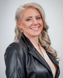 BOOKINGS ARE FILLING UP FOR 2025! Contact Shawna Whitney-Fiset at Perfect  Walk Productions to book me for your event!