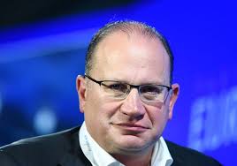 HSBC's Mark Tucker Sees Strong Recovery in Hong Kong, Big Push for India