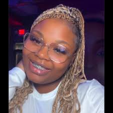 Every girl should experience a Perfume exchange party >>>> 10/10 highly  recommend 💕