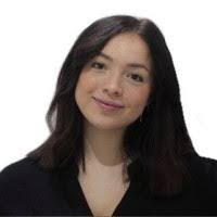 100+ profilů „Amy To“