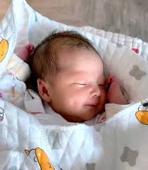 Breaking News: Fed-Up Robert De Niro Books Tickets to Leave America with  His Family After NYC Outburst — 'No Respect for Me Anymore, and This  Massive Red Wave Is Not.