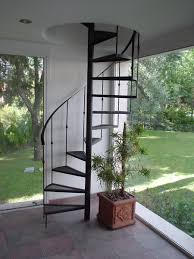 Pin Von No One Shas La Vior La Kais Auf Architektur In 2020 Wendeltreppen Wendeltreppe Wendeltreppe Innen