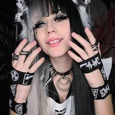 Katie Oberer's Instagram, Twitter & Facebook