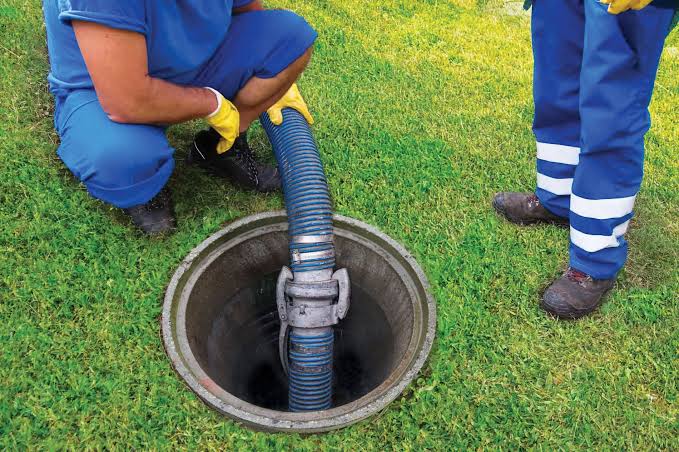 5 Signs Your Septic Tank Needs Cleaning: How to Detect Issues Early