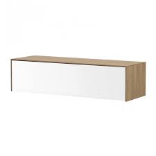 Voici un meuble tv aux lignes design, astucieux et très tendance avec son éclairage led intégré et son bandeau interchangeable. Meuble Tv Suspendu Scandinave Sur Cdc Design