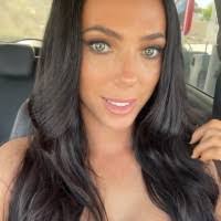 Debbie Rayfield's Instagram, Twitter & Facebook