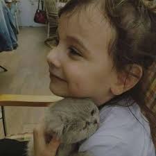 الناس كلها بتاخد الثقه من اهلها .. :