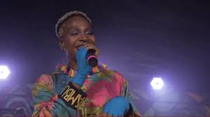 Karol conká (ao vivo no youtube music night) 2019 • sencillo/ep hip hop machine #10 2019 • sencillo/ep ambulante 2018 • álbum batuk freak 2013 • álbum. Karol Conka Live Lancamento Ambulante Youtube
