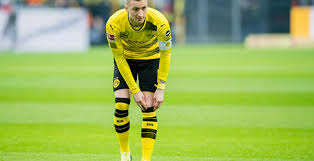 He switches from defense to offense without a moment's notice. Marco Reus Debuts Makeshift Laceless Puma Future Netfit Boots Footy Headlines