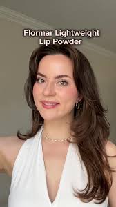 Lightweight Lip Powder 011