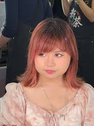 Rock Around the Christmas Tree: Expert Wedding Makeup Tips