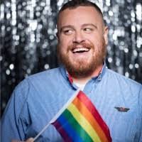 Karen Eisele's Instagram, Twitter & Facebook