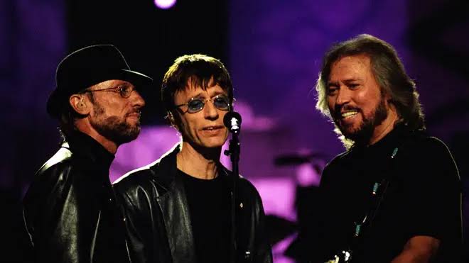 Bee Gees: Last known video of Maurice, Robin and Barry Gibb singing together in 2001... - Smooth