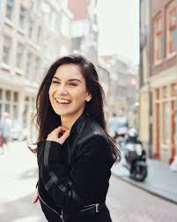 Entangled Completed Di 2020 Gaya Rambut Medium Foto Selebriti Aktris