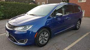 In this age of the suv, it might even send those looking for a family vehicle running for the hills. Review 2018 Chrysler Pacifica Hybrid Limited Wheels Ca
