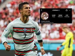 Криштиа́ну рона́лду душ са́нтуш аве́йру (порт. Cristiano Ronaldo Instagram Cristiano Ronaldo Scripts History Becomes First Person To Reach 300 Million Followers Mark On Instagram Football News