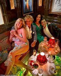 Jun 11, 2021 · penny lancaster was seen on patrol for the first time on friday as she sported a uniform and talked to citizens in london after qualifying as a special police officer. Penny Lancaster And Her Husband Rod Stewart Enjoy A Night Out With Ronnie And Sally Wood Geeky Craze