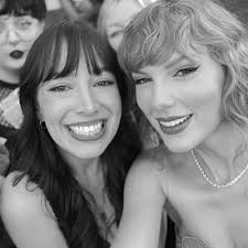 Danielle Carrier (@daniellecarrier)