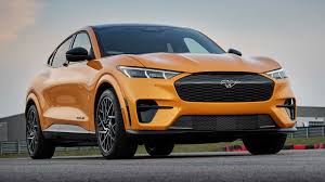 Angeboten wird das neue modell ford mustang mach e. Ford Mustang Mach E Gt Topversion Kostet 72 900 Euro