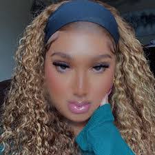 Mackenzie Elkins's Instagram, Twitter & Facebook