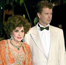 They had met at a party in monte carlo in 1984 and had since become companions.the engagement was called off on 6 december 2006, reportedly because of the strain of intense media interest. Eheschwindel Gina Lollobrigida 85 Die Verkaufte Braut Welt