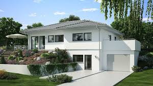 Bungalow Mit Keller Am Hang In 2020 Schworer Haus Haus Haus Hanglage