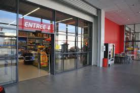 Nous sommes également disponibles pour. Magasin De Bricolage De Proximite Vs Grandes Enseignes Maison Energies Et Renouvelables