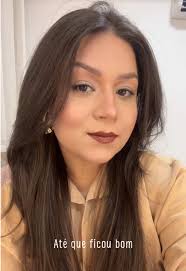 Batom marrom 🤎 #model #marimariamakeup