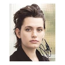 Ella Rumpf's Instagram, Twitter & Facebook