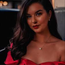 Does anybody live around the area of 14 Southfield Road, Paignton please.  My husband has lots his wallet and the tracker is showing it's at this  property and shoes inside a property