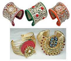 Treat the ladies in your life to something special with the help of h.samuel. Gifts For Ladies At Rs 450 Piece Wedding Gift Id 7618151888