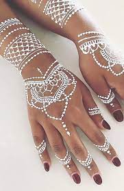 This is because you have to get perfect symmetry on both hands. 18 Beautiful Henna Tattoos For Women In 2021 The Trend Spotter