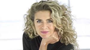 Veja as letras de margarita rosa de francisco e ouça mal amor, aroma de mujer, gaviota, as de corazanes, como si nada, como un cristal e muito mais músicas! Mi Intencion No Era Hacer Revelaciones