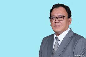 ايدين شازلي بن شيث) is a malaysian politician who has eddin syazlee holds a bachelor of law (hons) degree from the universiti teknologi mara (uitm). Deputy Minister Eddin Syazlee Faints Parliament Proceedings Halted The Edge Markets