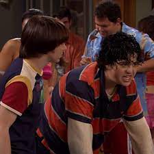 When drake and josh find out megan have adopted a pet sheep, they want nothing to do with it. Drake Josh Drake Josh Inn Drake Josh Facebook