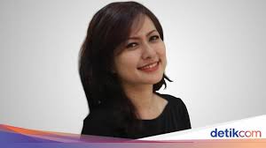 Mungkin antara istri dengan ibu atau suami dengan ayah kita. Saat Harus Memilih Antara Ibu Atau Istri