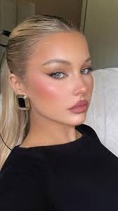 Lily Rhoades (lilyrhoades9)