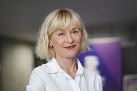 Dana batulková (born 16 march 1958 in prague) is a. Mela Jsem Neuveritelne Detstvi Dlouho Se Mi Po Nem Styskalo Sveruje Se Dana Batulkova Dvojka