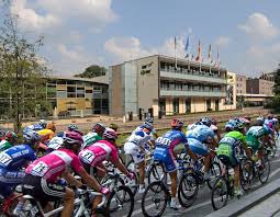 Tom dumoulin, in 2018 nummer twee in de tour, had ongetwijfeld liever nog een individuele tijdrit gereden. Tour De France Start In Utrecht Hotel Mitland Utrecht Niederlande