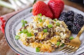 Herbed sausage breakfast casserole starts with a layer of sausage, peppers, onions, and garlic. Crockpot Breakfast Casserole Hash Browns Sausage Lil Luna