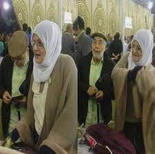 مثّل وأخرج العديد من الأفلام. Ø´Ù…Ø³ Ø§Ù„Ø¨Ø§Ø±ÙˆØ¯ÙŠ ÙˆØ²ÙˆØ¬Ù‡Ø§ Ø­Ø³Ù† ÙŠÙˆØ³Ù ÙÙŠ Ø£Ø­Ø¯Ø« ØµÙˆØ±Ø© Ù„Ù‡Ù…Ø§ Ù…Ø¬Ù„Ø© Ø§Ù„Ù…Ø±Ø£Ø© Ø§Ù„Ø¹Ø±Ø¨ÙŠØ©