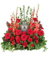 Use our flower arranging ideas and tips to get expert ideas that will help you tailor your next floral arrangement to your style. Cremation And Memorial Flowers Parkway Floral Inc South Milwaukee Wi