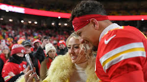 brittany mahomes denim outfit chiefs game
