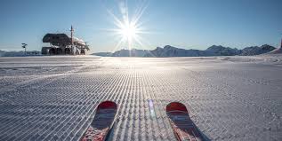 This makes kronplatz one of just a few selected ski resorts to credibly and cleverly combine modern note: Skimap Pistenplan Skigebiet Kronplatz