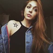 Woman Shoulder Bold Star Tattoo Kadin Omuz Kalin Yildiz Dovmesi Yildiz Dovmeleri Yildiz Dovme