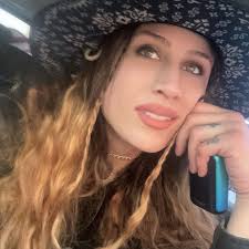 Candace Baldwin's Instagram, Twitter & Facebook