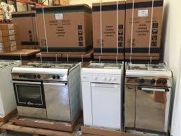 El horno funciona perfectamente y los fogones al mas pequeño hay q cambiarle chicle. Liquidacion Cocinas Nuevas De Gas Butano 2 Anos Garantia 106878 Mercancias De Liquidaciones Merkandi Es